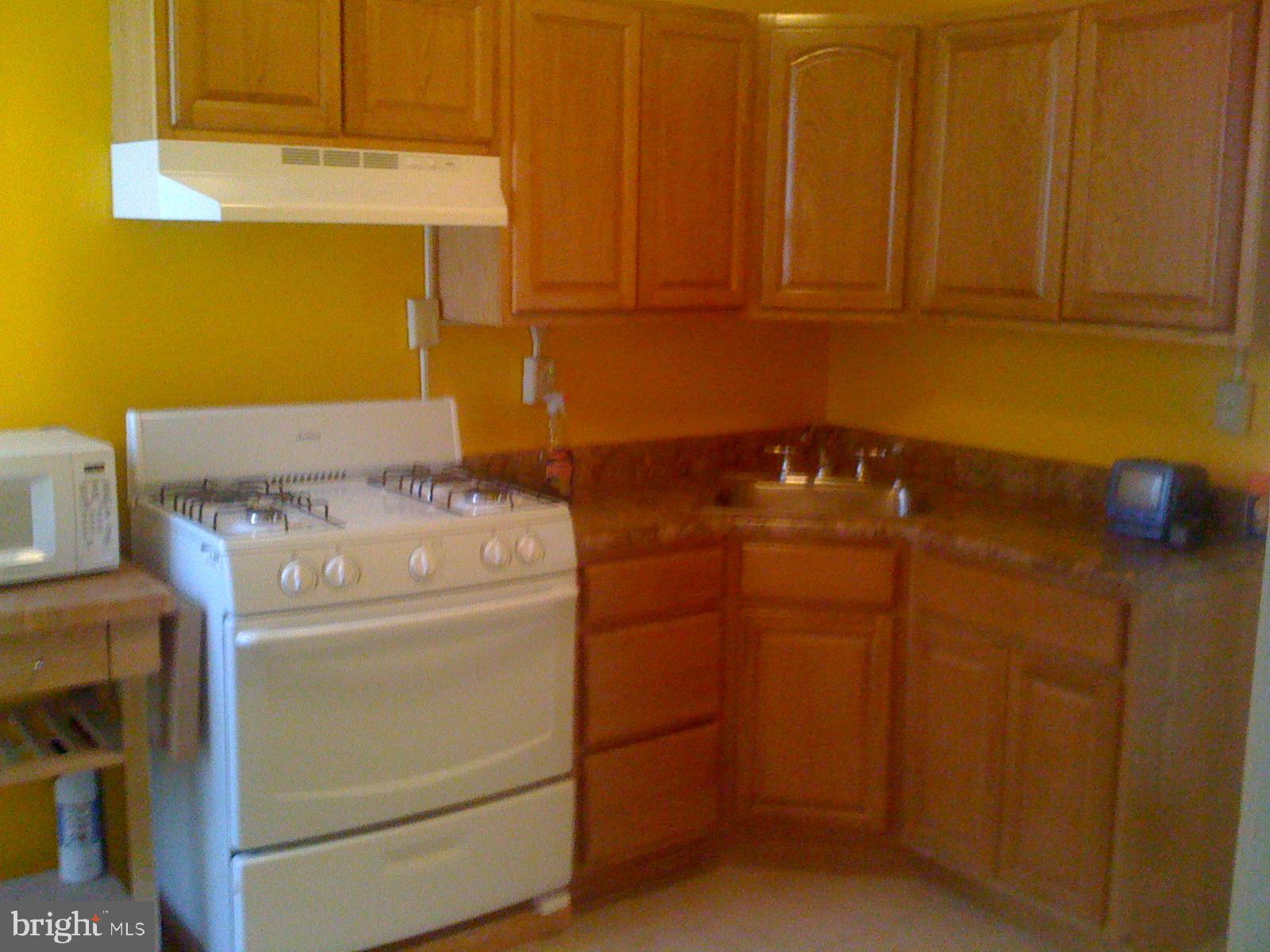 1237 Marlyn Road Philadelphia, PA 19151 - Photo 4 of 15 Gallery Image 4