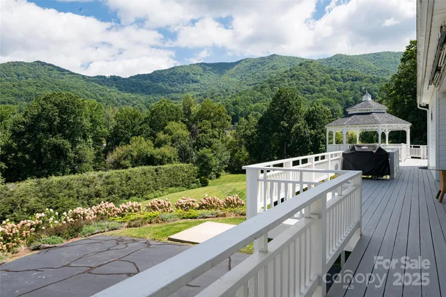 $2,050,000 | 208 Parrish Farm Road, Waynesville, NC 28786
