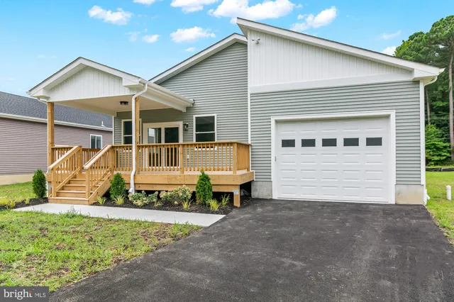 a house view with a outdoor space