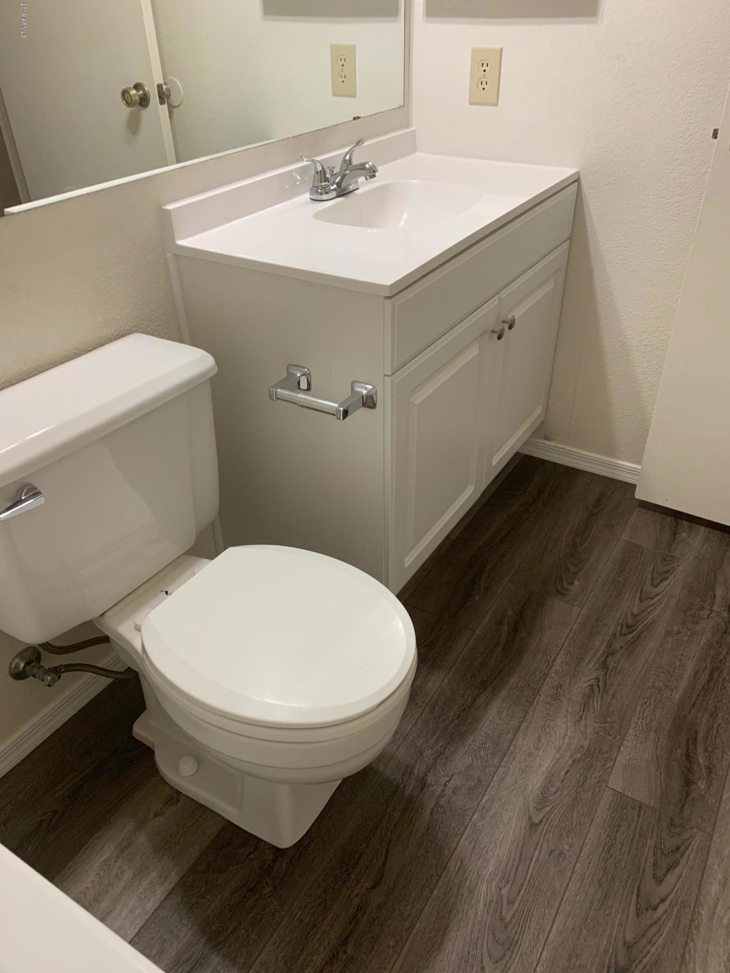 4114 East Union Hills Drive, Unit 1004 Phoenix, AZ 85050 - Photo 18 of 31 Hall Bath