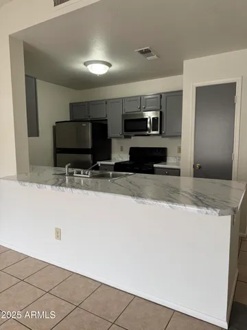 $1,995 | 4114 East Union Hills Drive, Unit 1004, Phoenix, AZ 85050