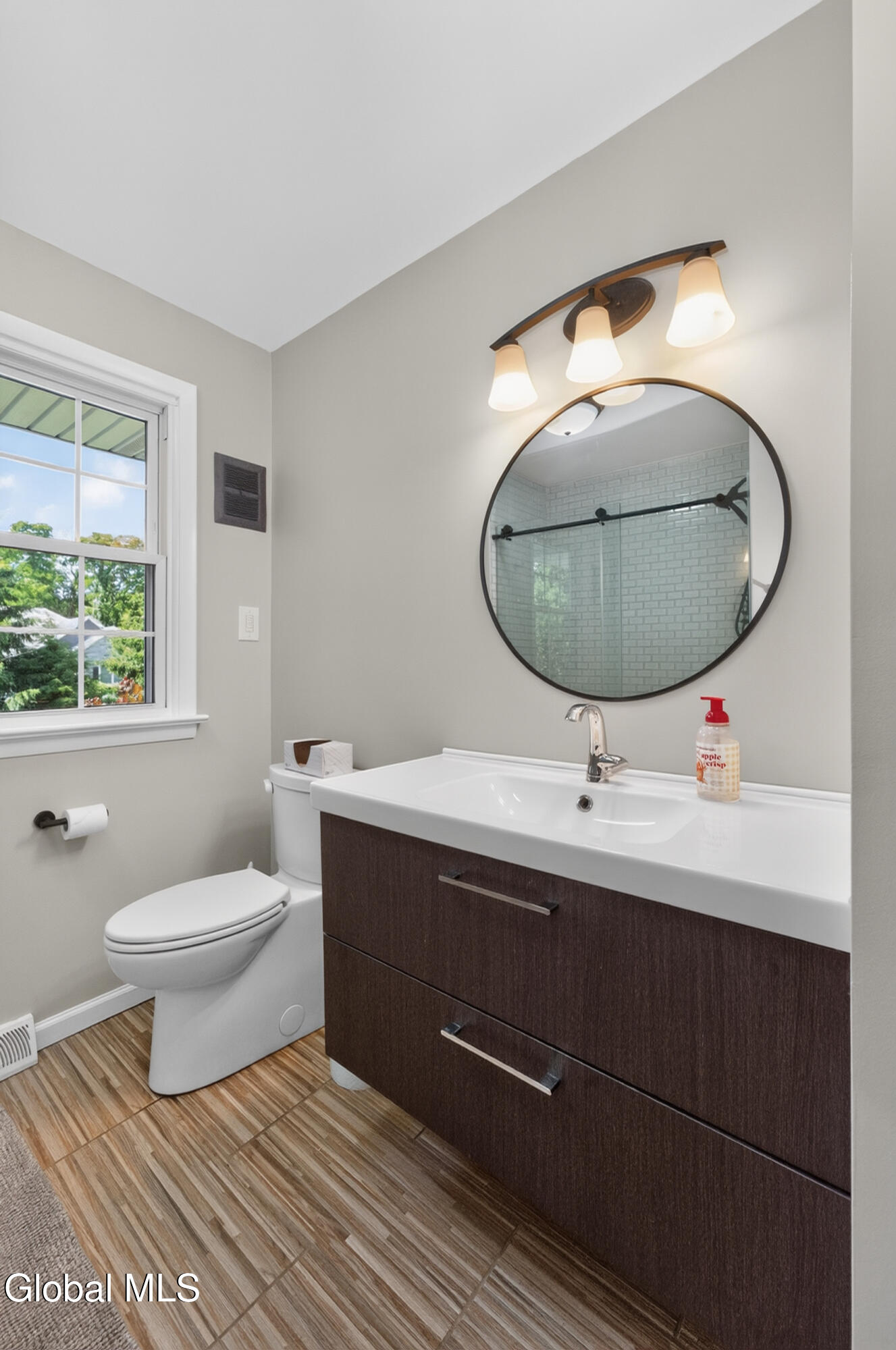521 Russell Road Bethlehem, NY 12203 - Photo 26 of 51 5 Bathroom 1