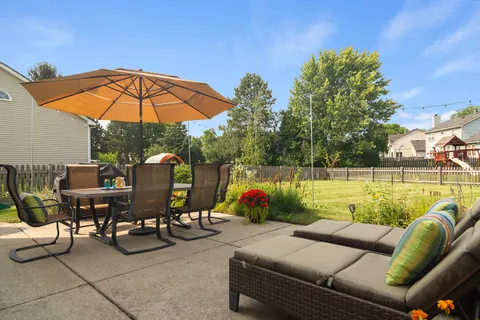 $769,000 | 1412 Village Court, Buffalo Grove, IL 60089