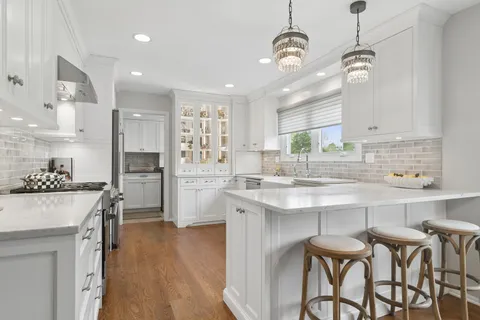 $769,000 | 1412 Village Court, Buffalo Grove, IL 60089