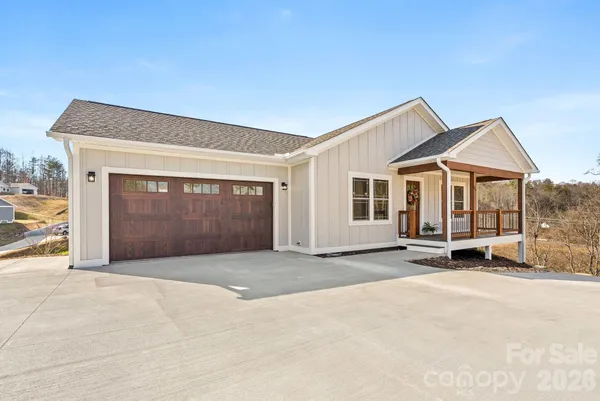 $429,900 | 56 White Oak Place, Mars Hill, NC 28754