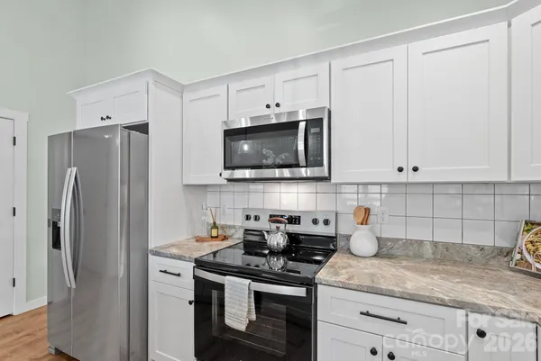 $429,900 | 56 White Oak Place, Mars Hill, NC 28754
