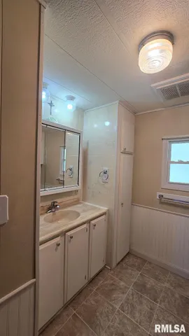 $149,900 | 202 Evans Street, Loami, IL 62661