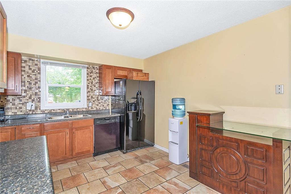 303 Howard Road Greenwood, IN 46142 - Photo 14 of 30 Gallery Image 14