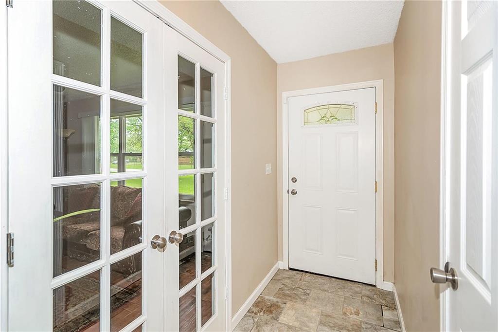 303 Howard Road Greenwood, IN 46142 - Photo 3 of 30 Gallery Image 3