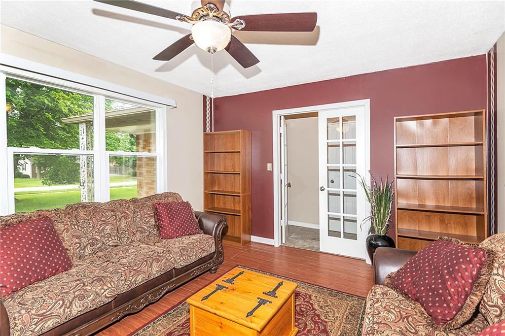 303 Howard Road Greenwood, IN 46142 - Photo 4 of 30 Gallery Image 4