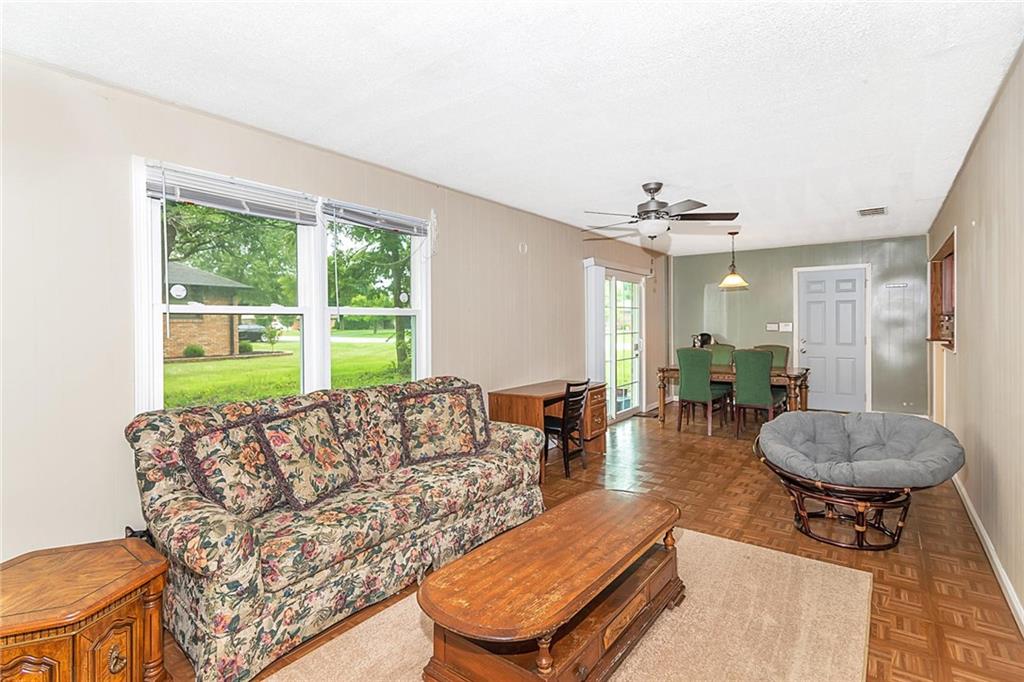 303 Howard Road Greenwood, IN 46142 - Photo 6 of 30 Gallery Image 6