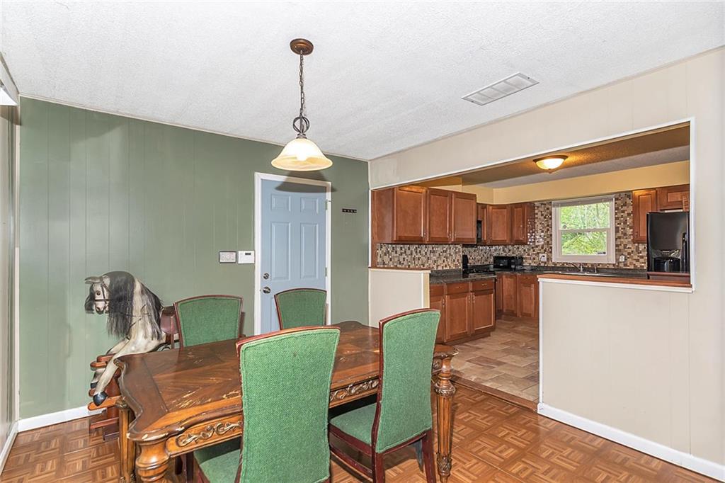 303 Howard Road Greenwood, IN 46142 - Photo 10 of 30 Gallery Image 10