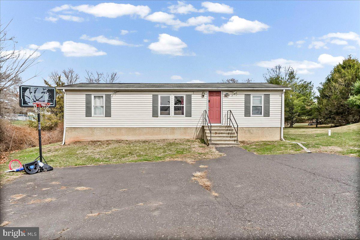 2411 Big Road Gilbertsville, PA 19525 - Photo 2 of 21