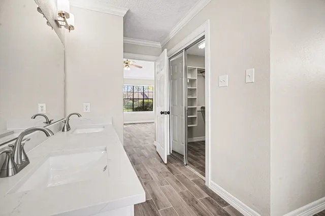 $360,000 | 107 Sandalwood Drive, Lake Jackson, TX 77566