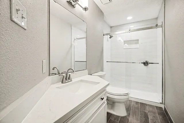 $360,000 | 107 Sandalwood Drive, Lake Jackson, TX 77566