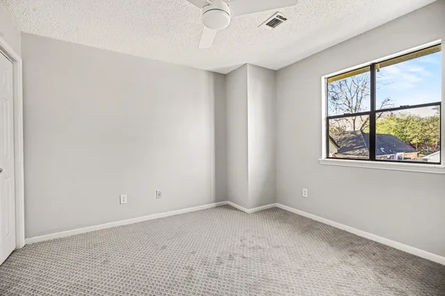 $360,000 | 107 Sandalwood Drive, Lake Jackson, TX 77566