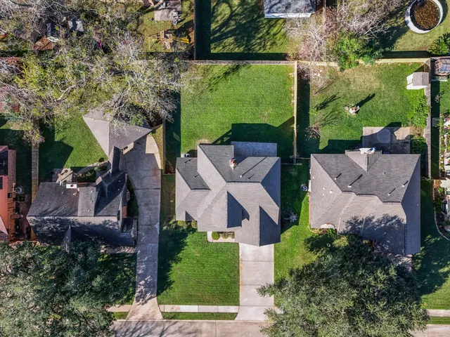 $360,000 | 107 Sandalwood Drive, Lake Jackson, TX 77566