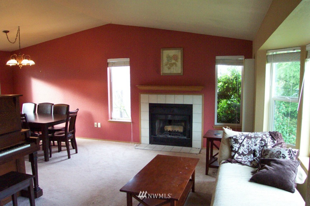 1722 174th Place Southeast Bothell, WA 98012 - Photo 2 of 8