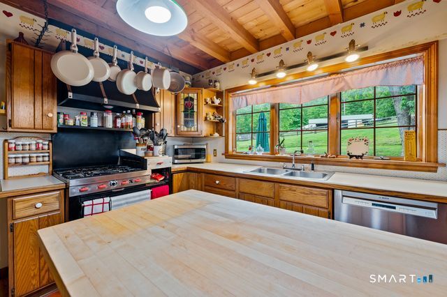17 Markham Road East Hampton, CT 06424 - Photo 12 of 40