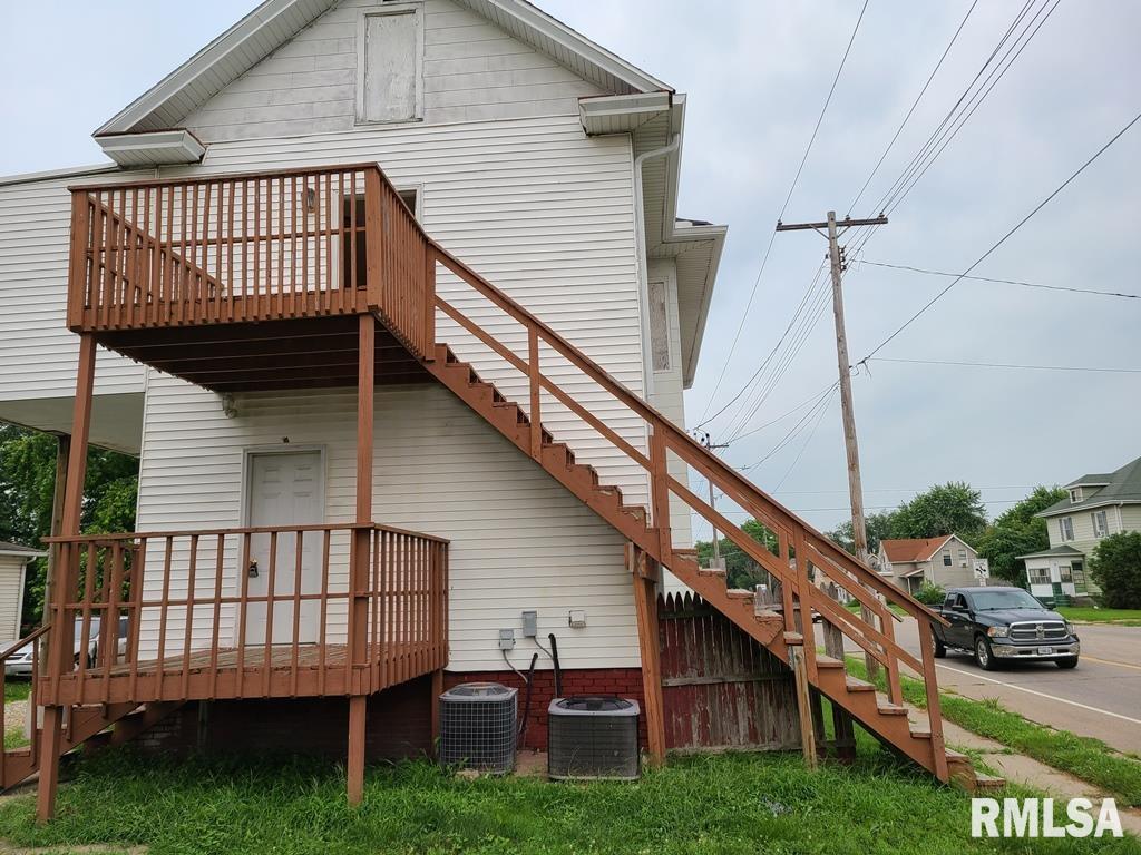 171 North 3rd Avenue Canton, IL 61520 - Photo 2 of 13