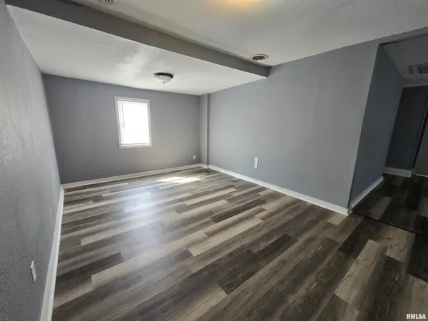 $72,900 | 171 North 3rd Avenue, Canton, IL 61520