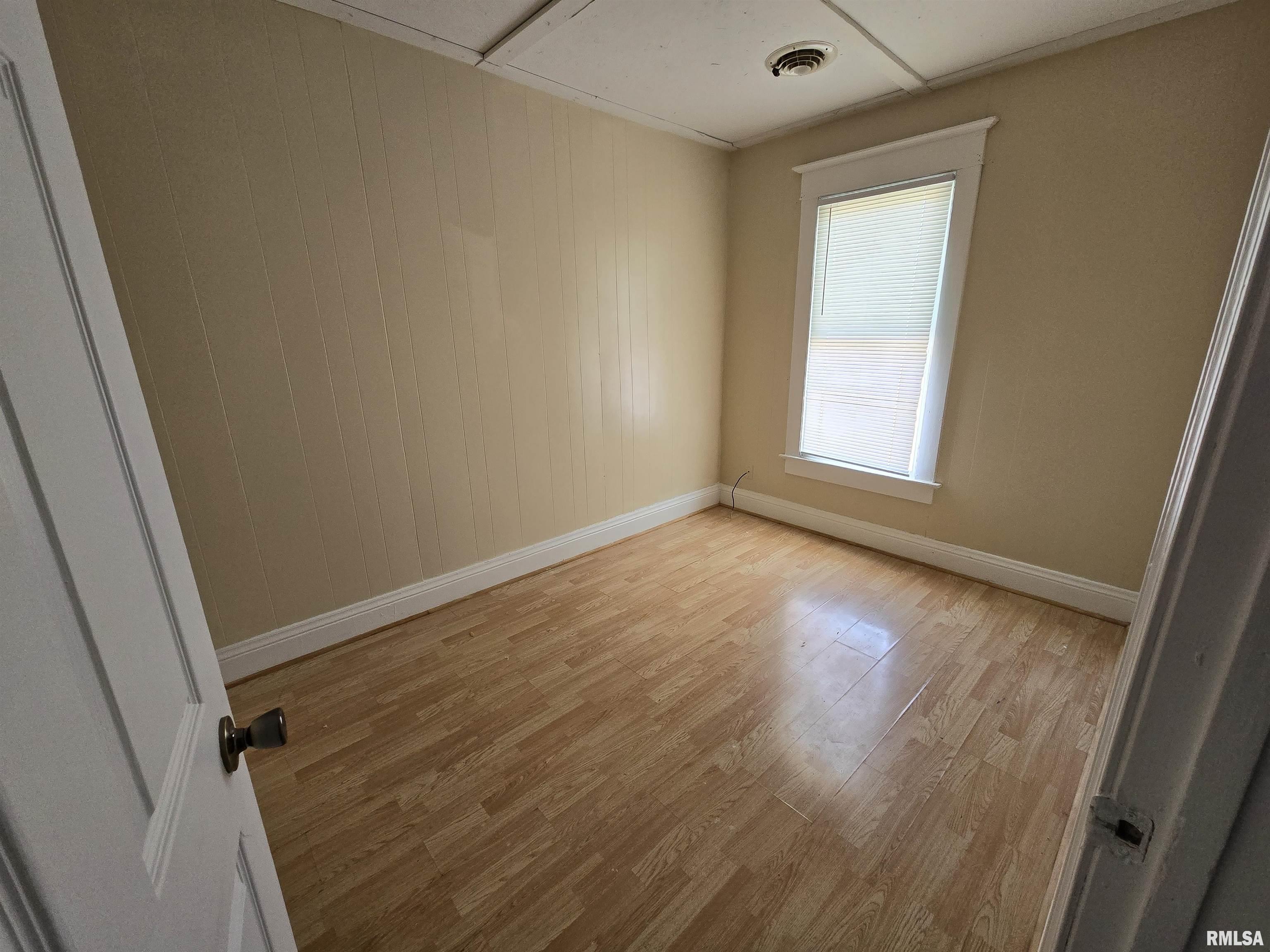 171 North 3rd Avenue Canton, IL 61520 - Photo 6 of 13