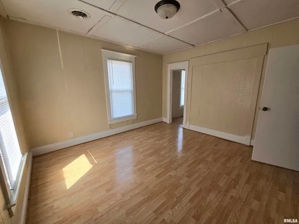 $72,900 | 171 North 3rd Avenue, Canton, IL 61520