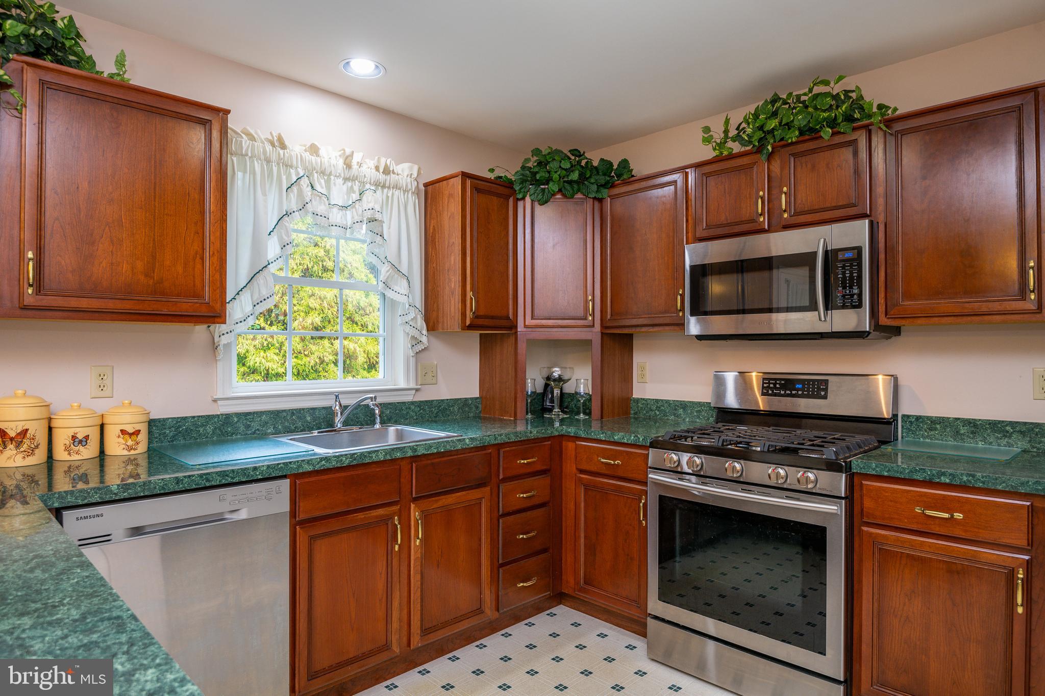 1119 Pepper Ridge Drive Reading, PA 19606 - Photo 12 of 25 Gallery Image 12