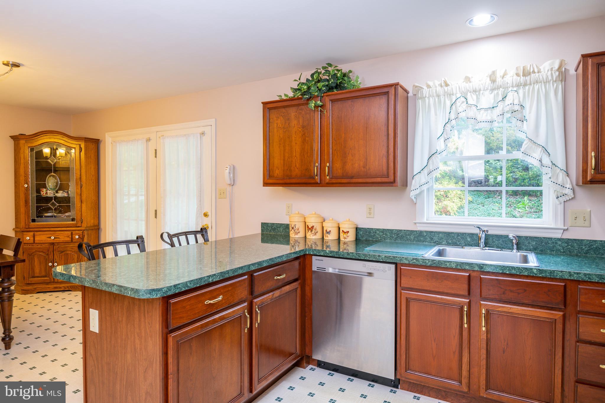 1119 Pepper Ridge Drive Reading, PA 19606 - Photo 10 of 25 Gallery Image 10