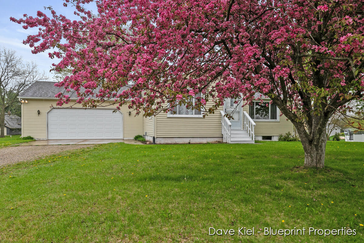 4168 Bender Road Middleville, MI 49333 - Photo 4 of 20 IMG_1001