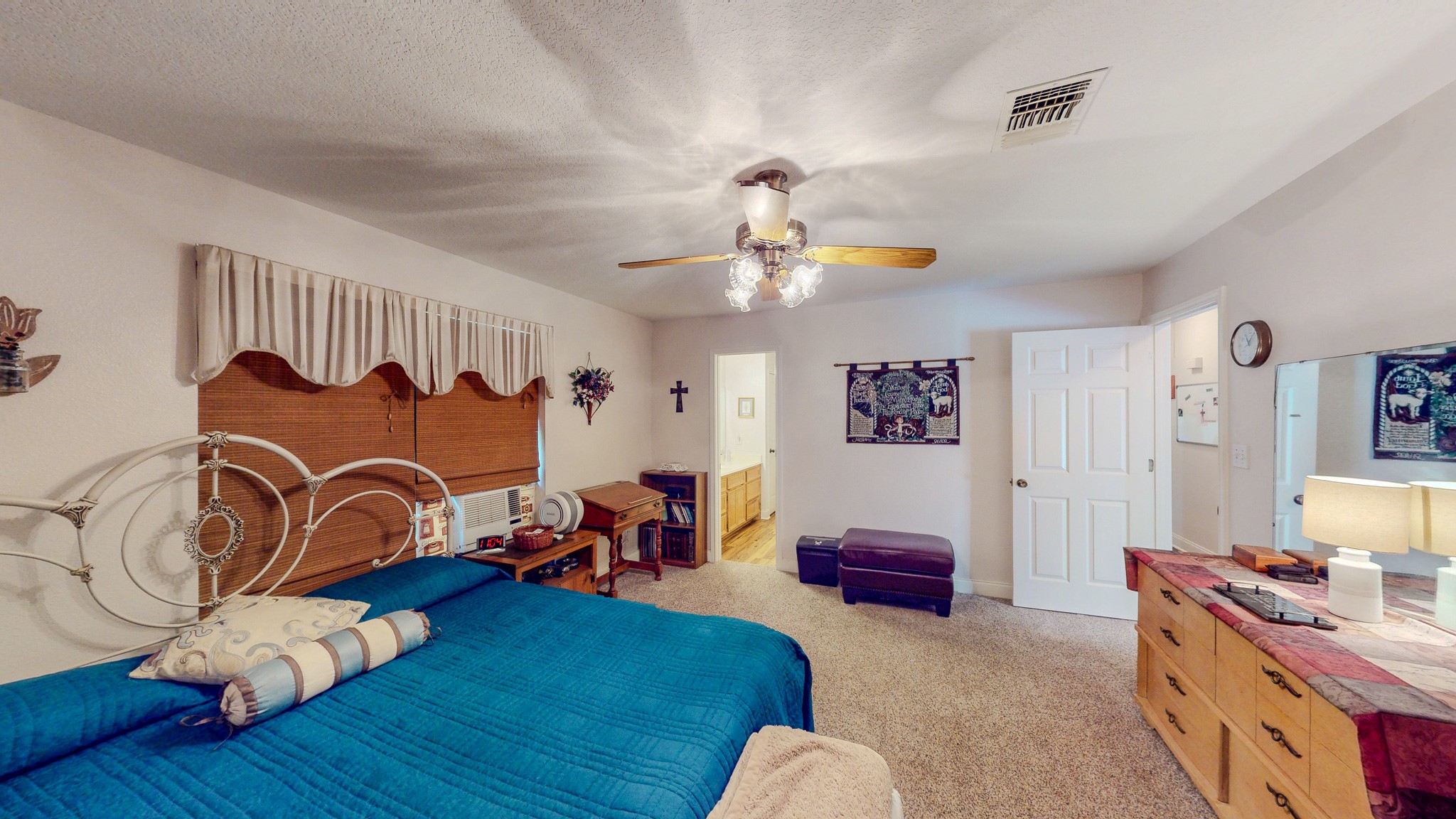 3504 FM 522 Road Brazoria, TX 77422 - Photo 16 of 40 a living room with furniture and a chandelier