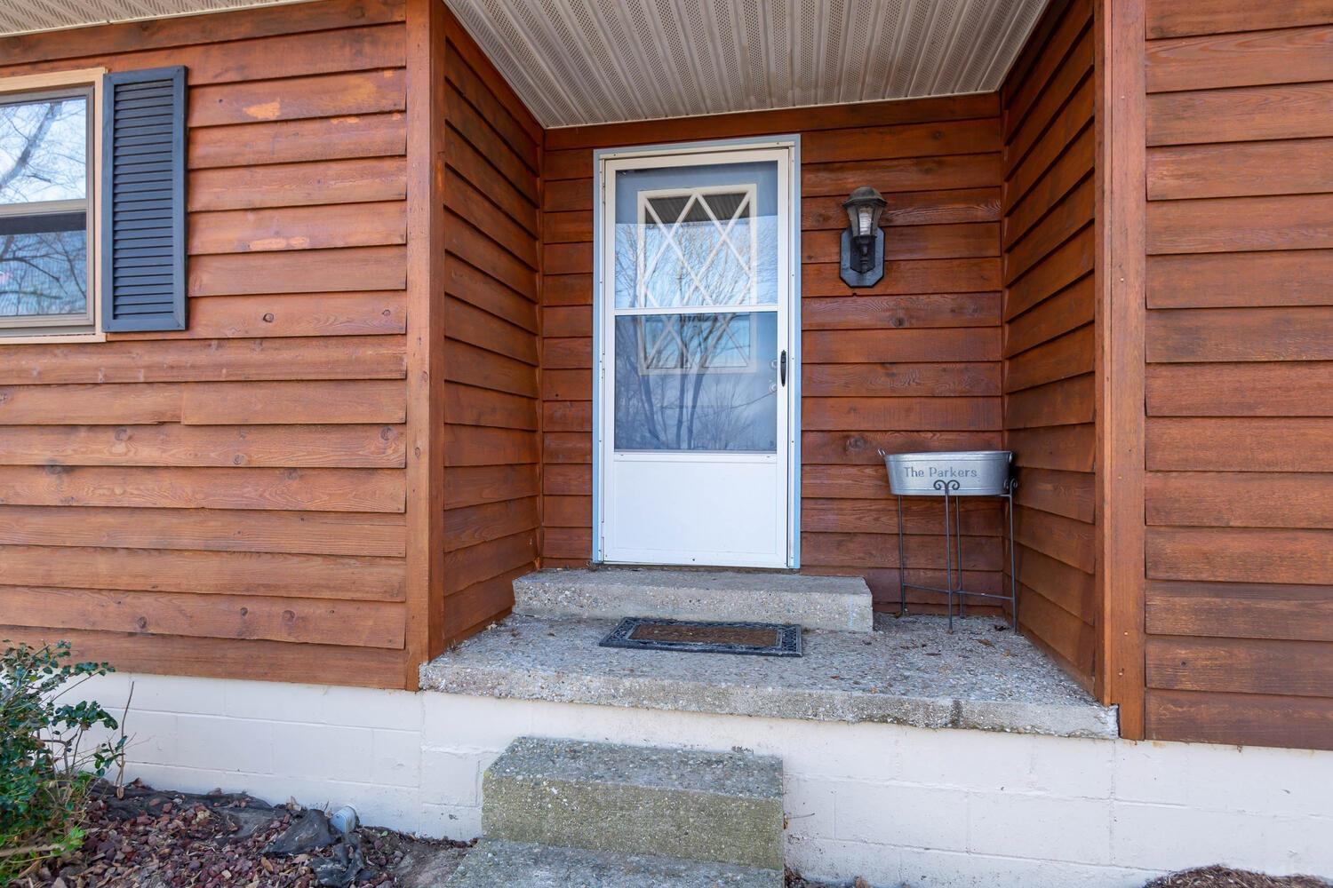 7435 South Rockport Road Bloomington, IN 47403 - Photo 4 of 27 Gallery Image 4