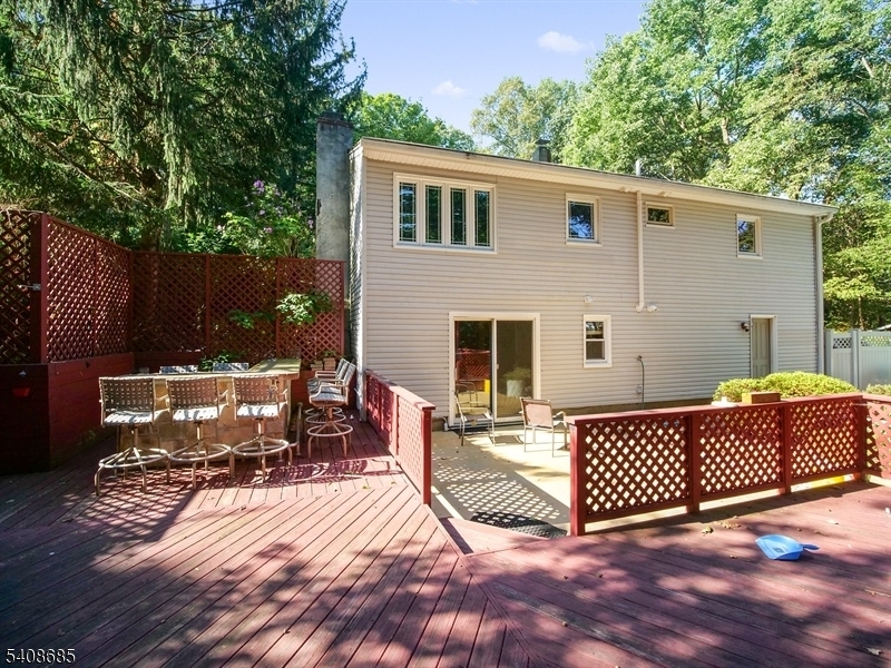 625 Succasunna Road Landing, NJ 07850 - Photo 4 of 33