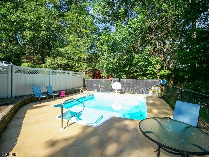 625 Succasunna Road Landing, NJ 07850 - Photo 5 of 33