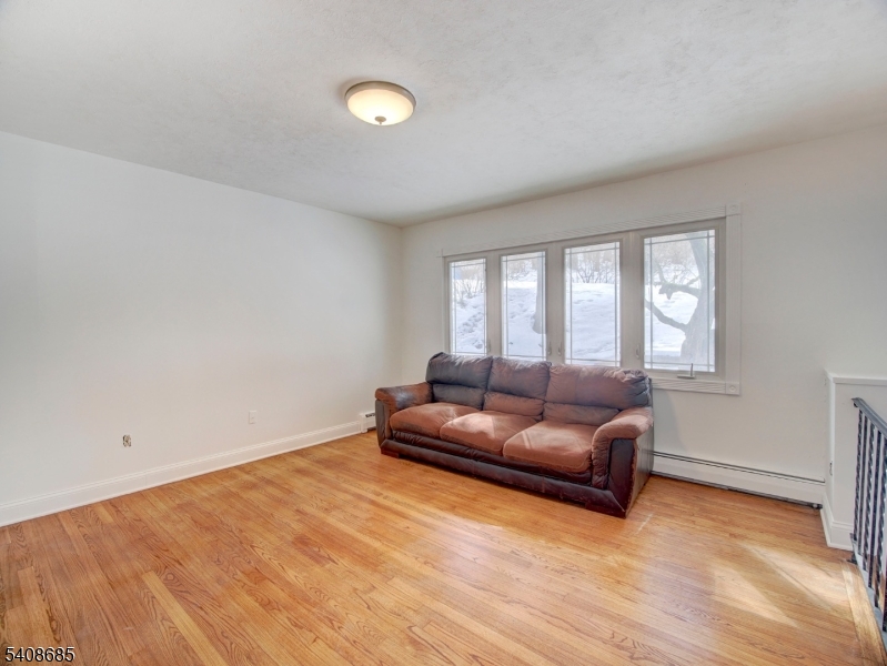 625 Succasunna Road Landing, NJ 07850 - Photo 10 of 33