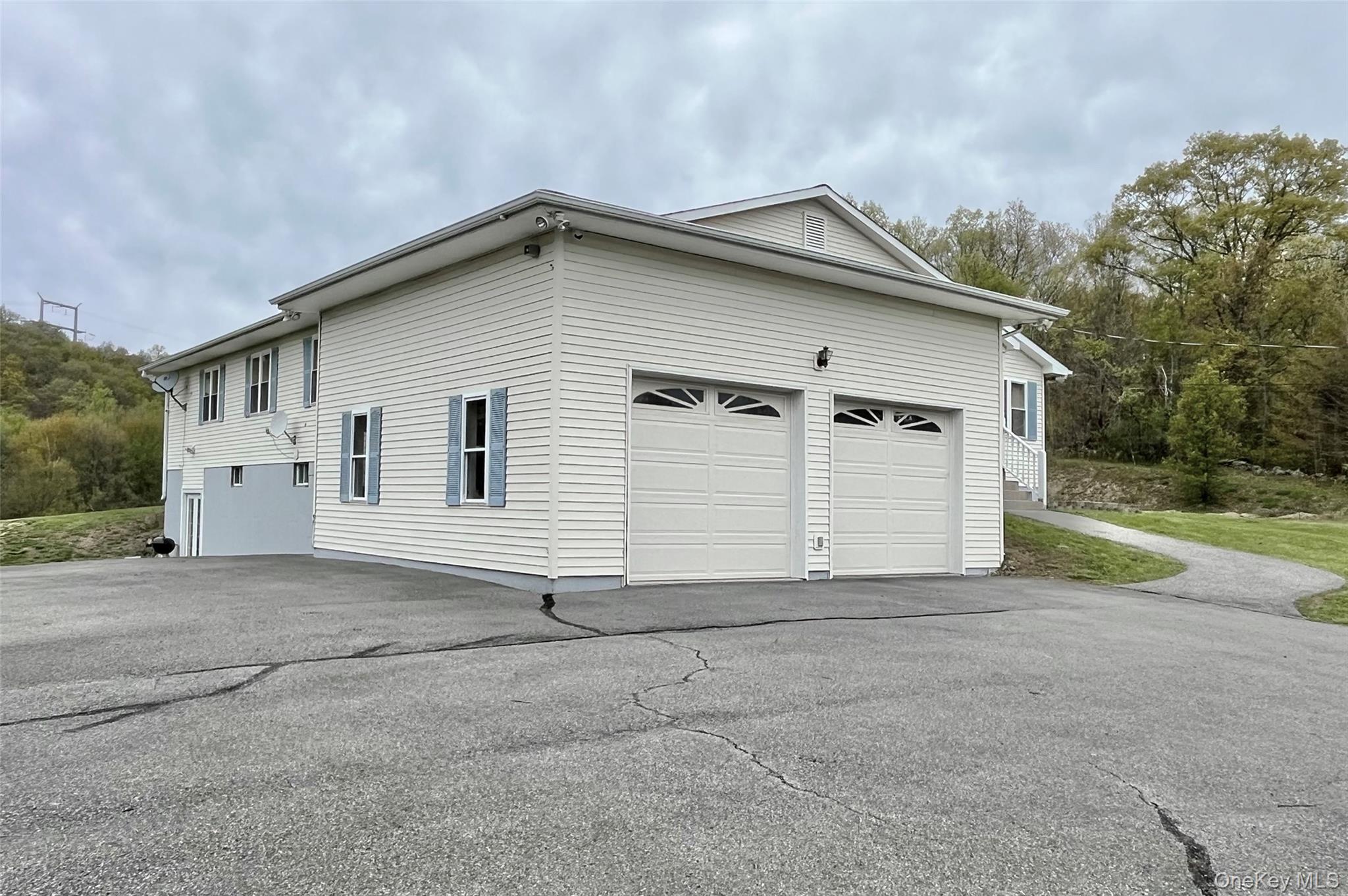 430 Kirbytown Road Middletown, NY 10940 - Photo 3 of 37