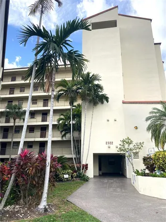 $1,750 | 2322 South Cypress Bend Drive, Unit 711, Pompano Beach, FL 33069