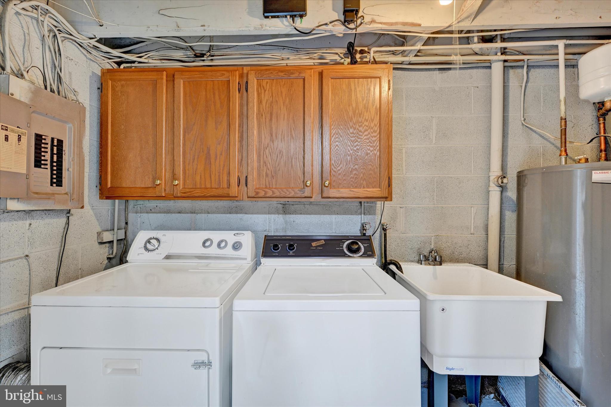 3447 Santee Road Baltimore, MD 21236 - Photo 25 of 32 a utility room with dryer and washer
