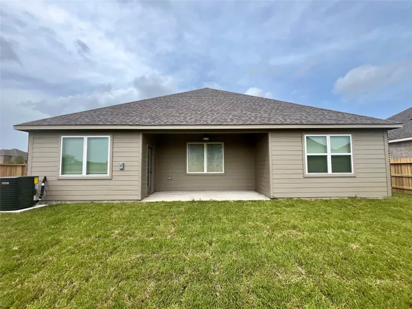 $331,900 | 13924 Starboard Reach Drive, Texas City, TX 77510