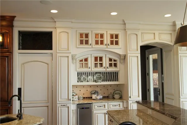 $3,200,000 | 27596 Highland Circle, Olathe, KS 66061