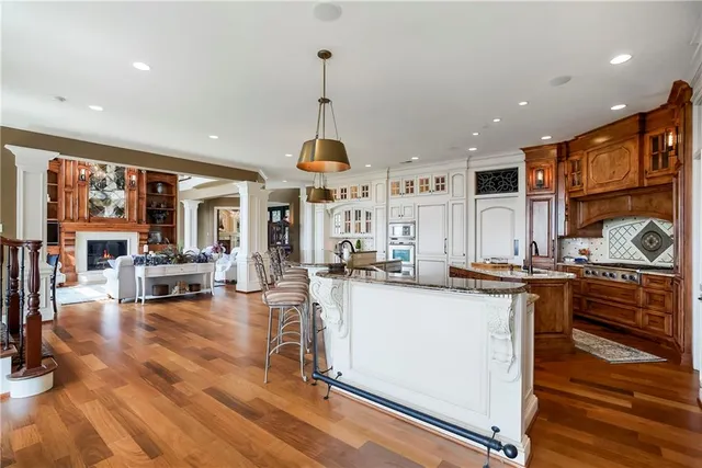 $3,200,000 | 27596 Highland Circle, Olathe, KS 66061