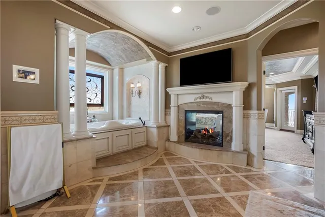 $3,200,000 | 27596 Highland Circle, Olathe, KS 66061