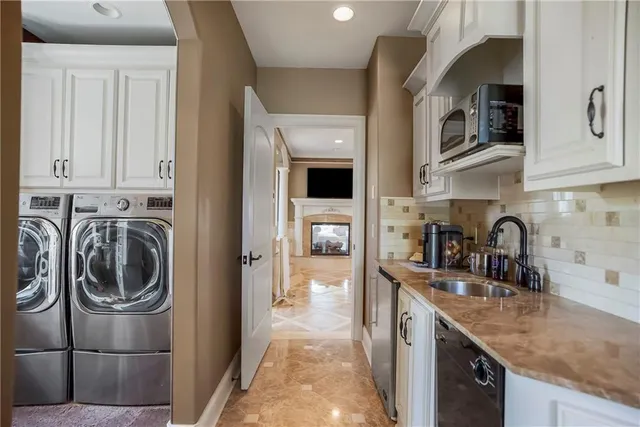 $3,200,000 | 27596 Highland Circle, Olathe, KS 66061