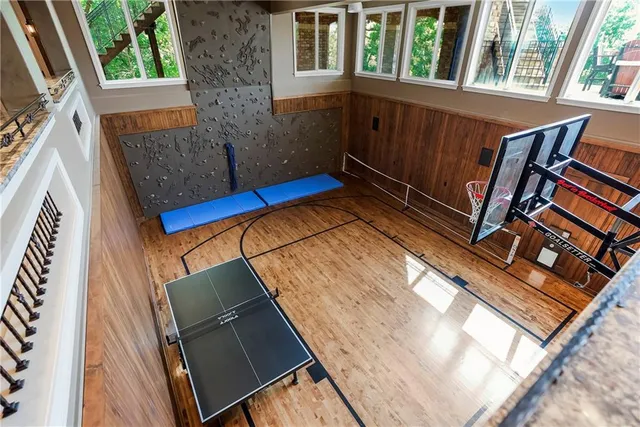 $3,200,000 | 27596 Highland Circle, Olathe, KS 66061