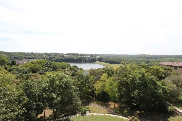 $3,200,000 | 27596 Highland Circle, Olathe, KS 66061