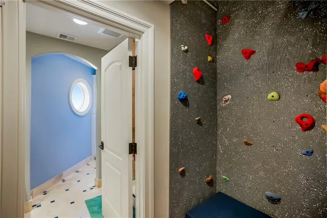 $3,200,000 | 27596 Highland Circle, Olathe, KS 66061