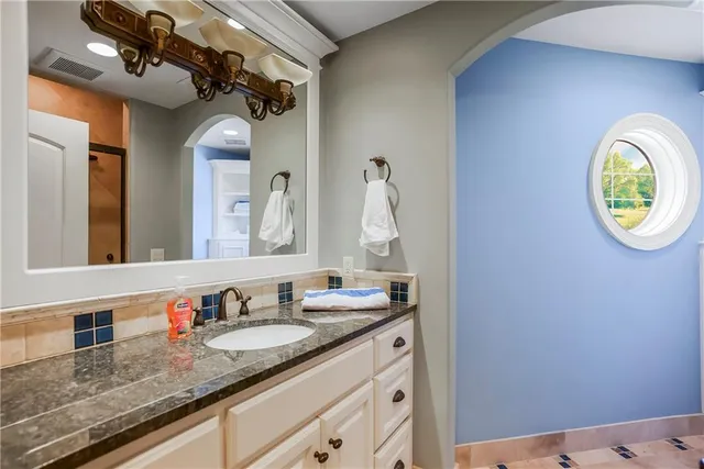 $3,200,000 | 27596 Highland Circle, Olathe, KS 66061