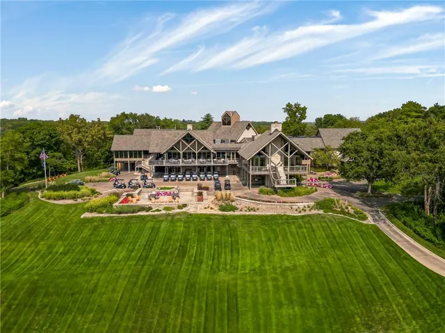 $3,200,000 | 27596 Highland Circle, Olathe, KS 66061