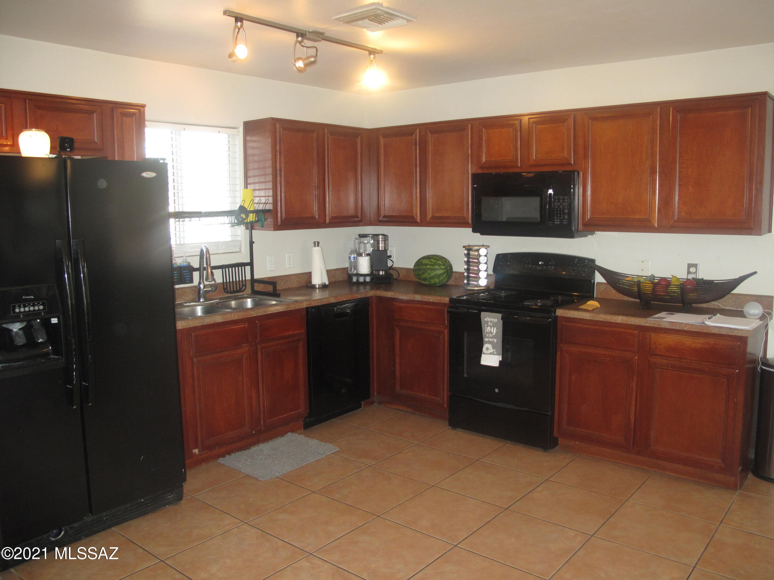 128 East Medina Road Tucson, AZ 85756 - Photo 7 of 22 Gallery Image 7