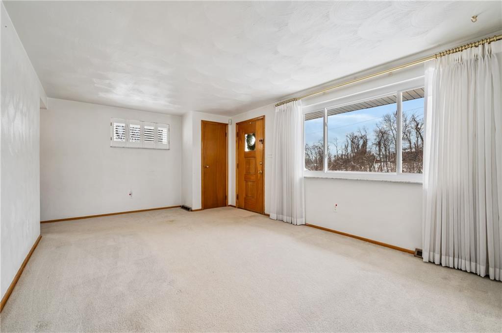 188 Seavey Road Pittsburgh, PA 15223 - Photo 5 of 25 Gallery Image 5